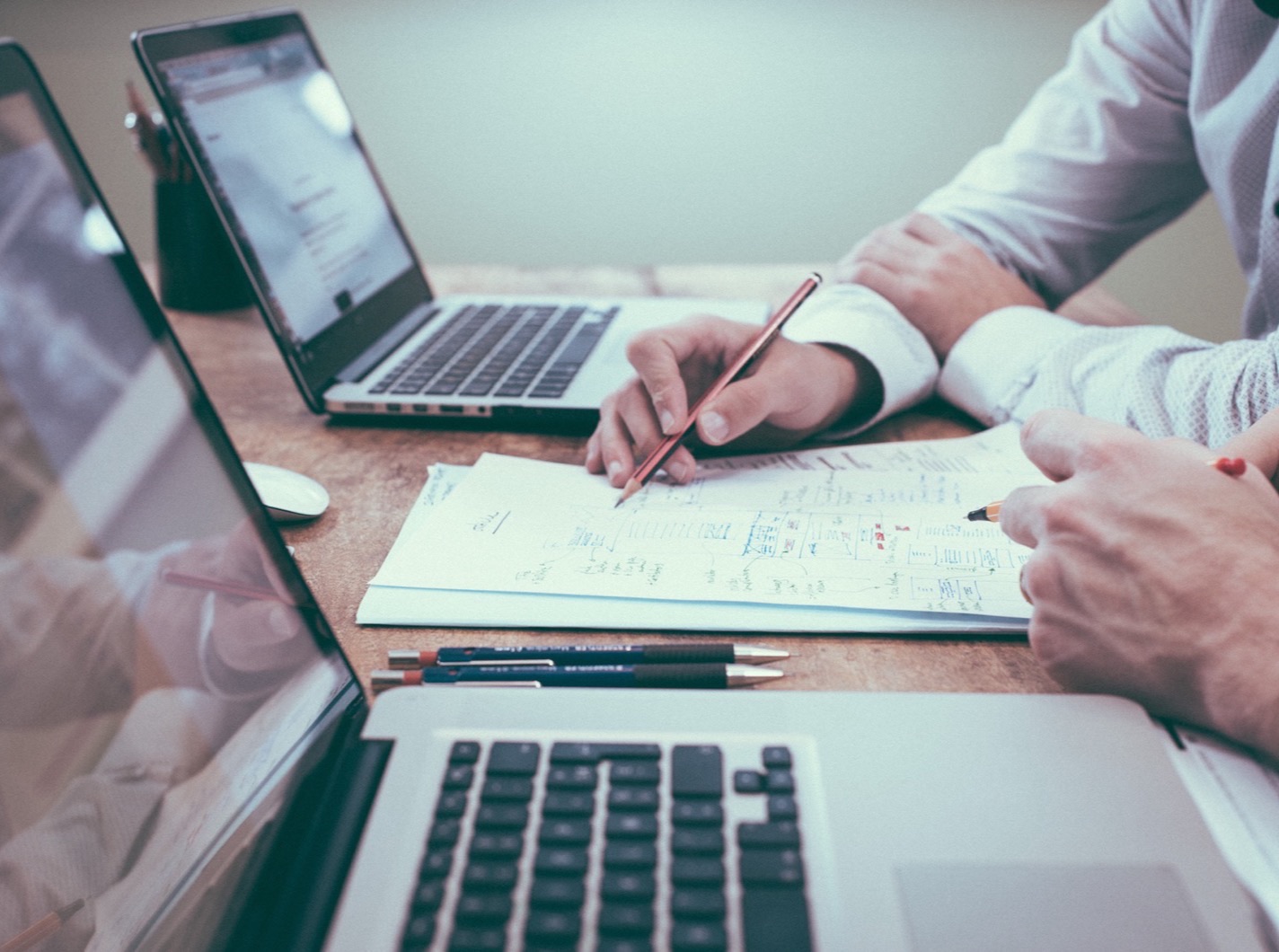 Como os MVPs do Facebook, LinkedIn, Spotify, Buffer, Airbnb, Uber eram e por que você precisa construir um