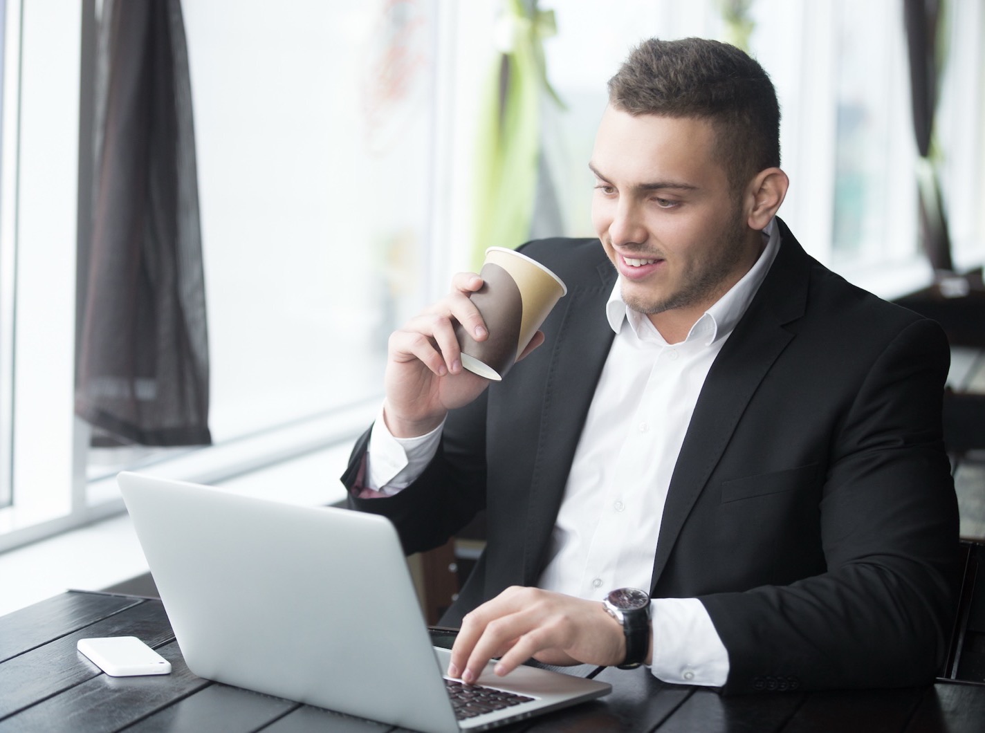 Como encontrar clientes para vender desenvolvimento de software personalizado